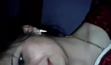 یک بچه گربه دانلود رایگان فیلمهای سینمایی سکسی کوچک در یک کلاه گیس