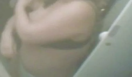 نونوجوان Slutty فیلم های سینمایی پورن Gianna Dior fucks در یک مزاحم